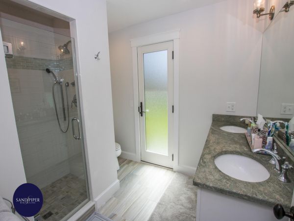 Cape Cod Home 995140
