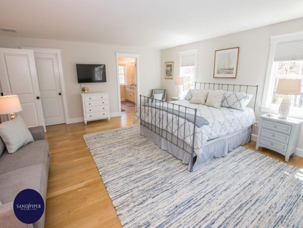 Cape Cod Home 995140