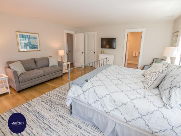 Cape Cod Home 995140