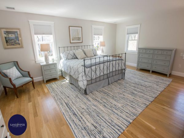 Cape Cod Home 995140