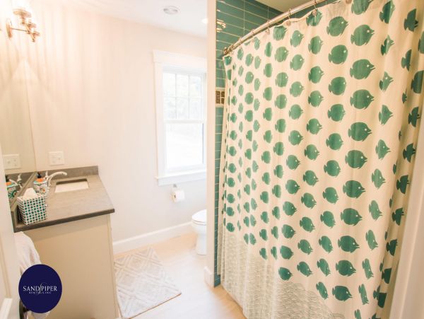 Cape Cod Home 995140