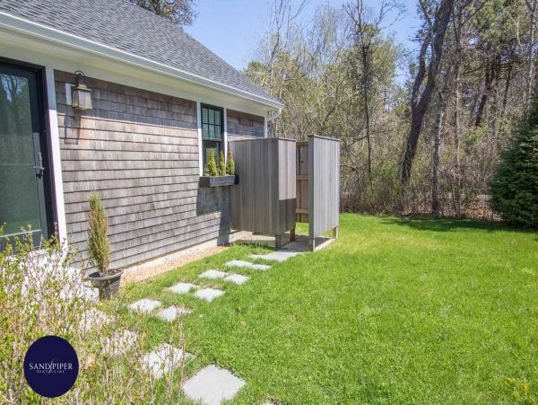 Cape Cod Home 995140