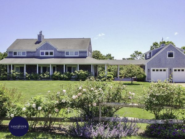 Cape Cod Home 995141