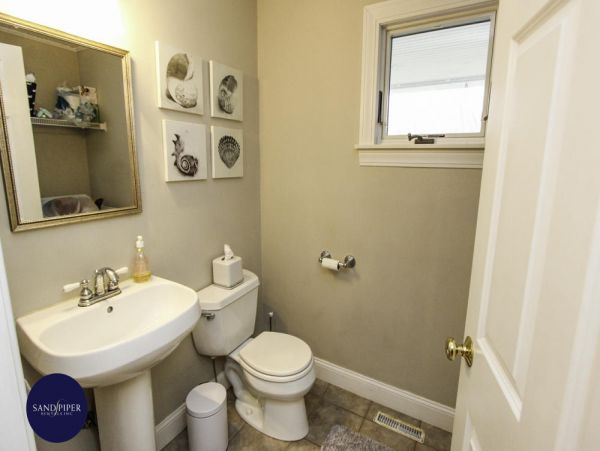 Cape Cod Home 995141