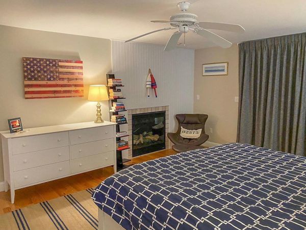 Cape Cod Home 995141