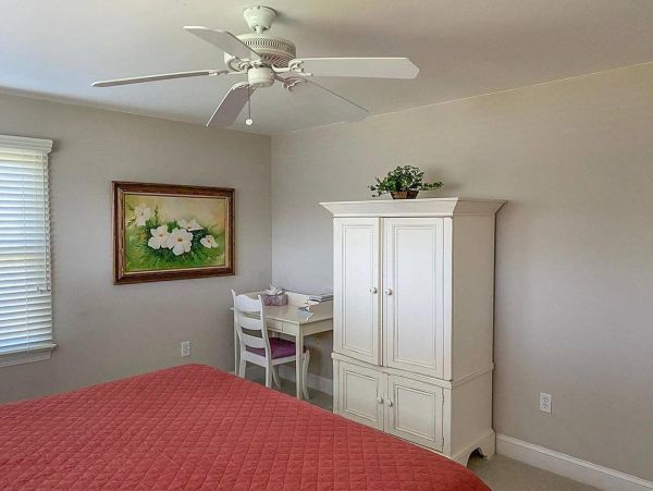 Cape Cod Home 995141
