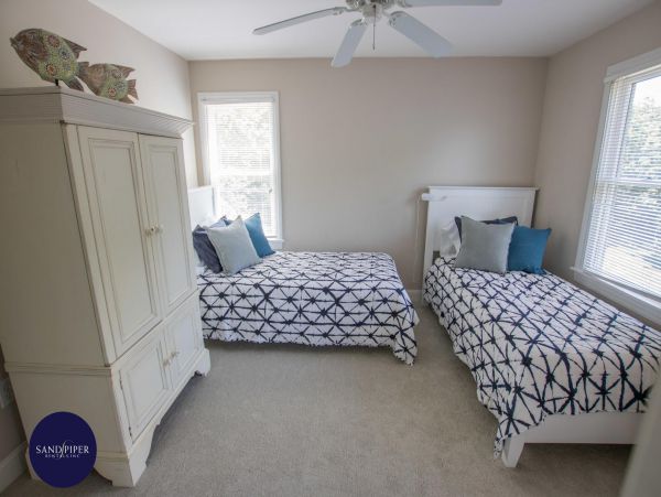 Cape Cod Home 995141