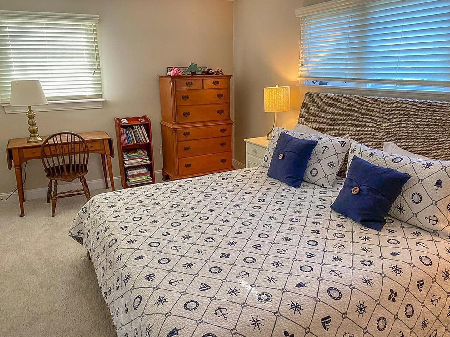 Cape Cod Home 995141