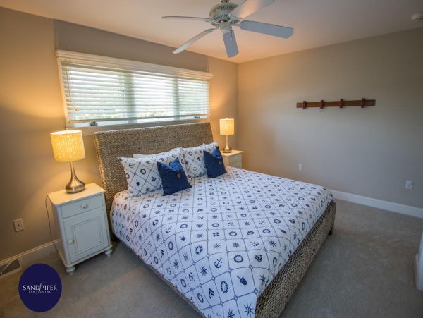 Cape Cod Home 995141