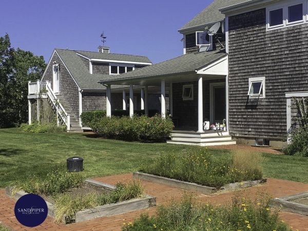 Cape Cod Home 995141