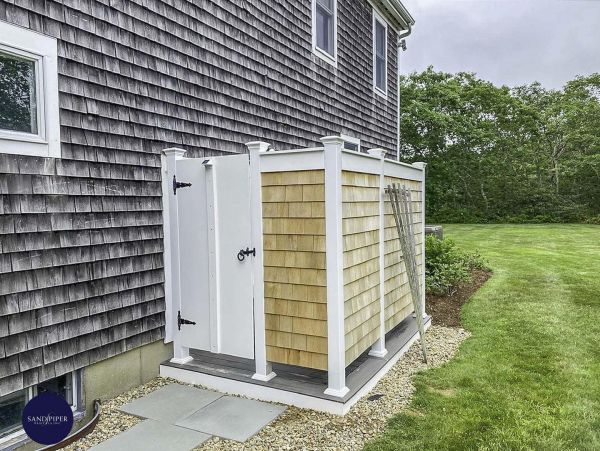 Cape Cod Home 995141