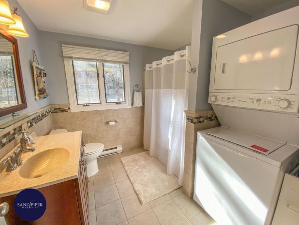 Cape Cod Home 995142