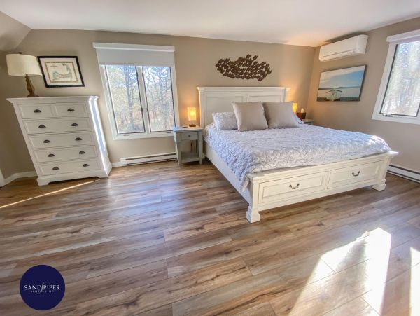 Cape Cod Home 995142