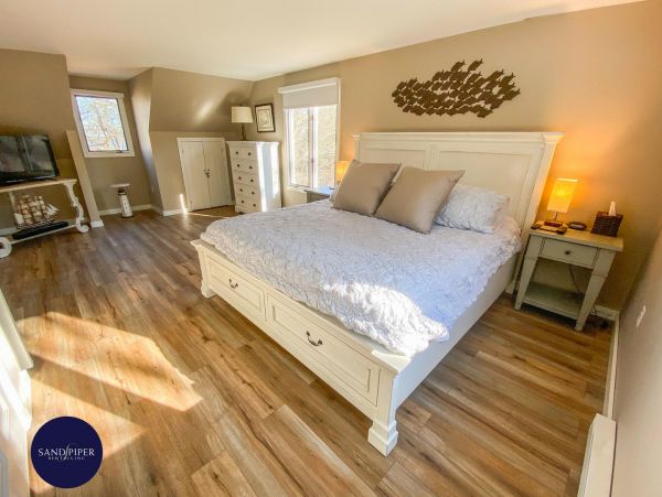 Cape Cod Home 995142