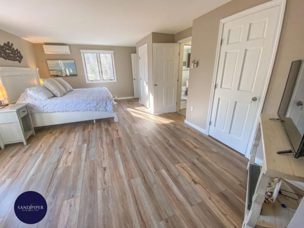Cape Cod Home 995142
