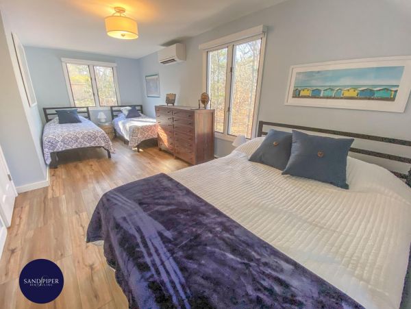 Cape Cod Home 995142