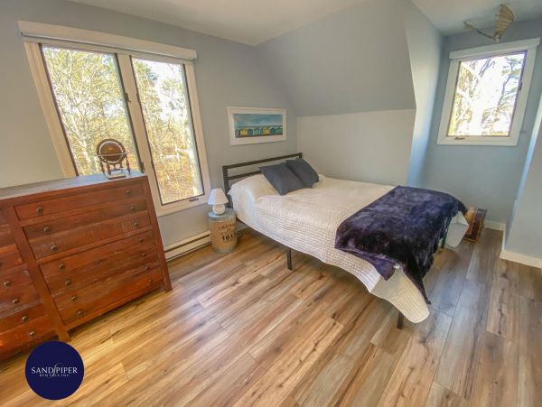 Cape Cod Home 995142