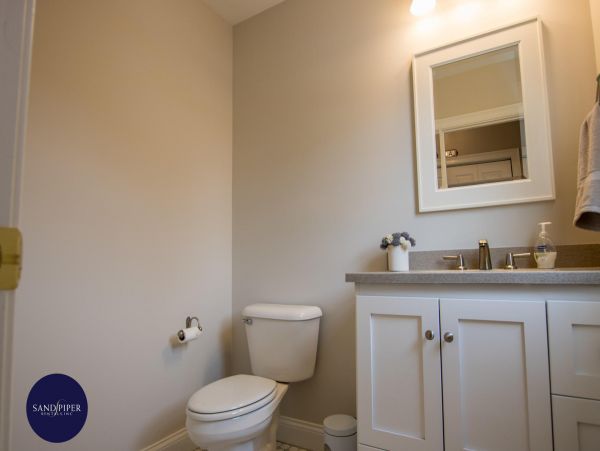Cape Cod Home 995143