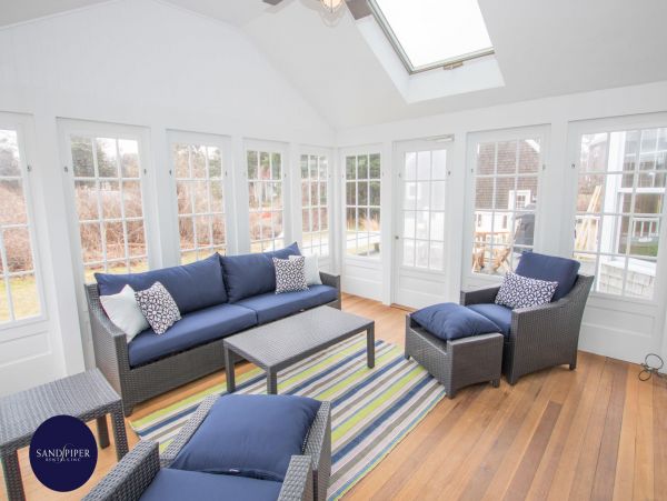 Cape Cod Home 995143