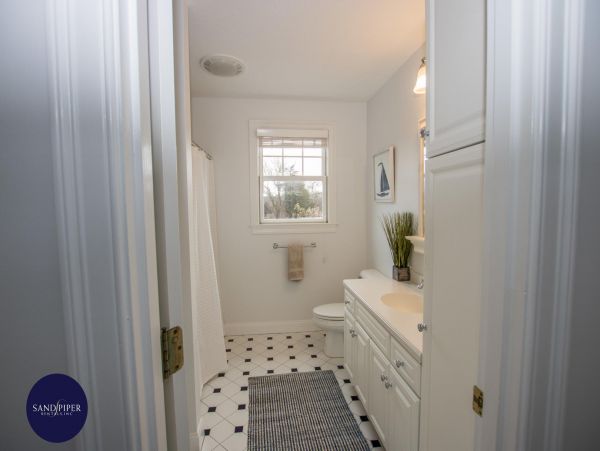 Cape Cod Home 995143