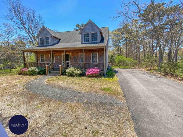 Cape Cod Home 995144