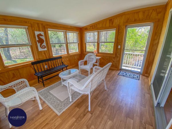 Cape Cod Home 995144