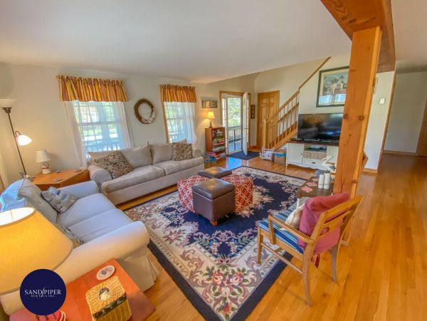 Cape Cod Home 995144