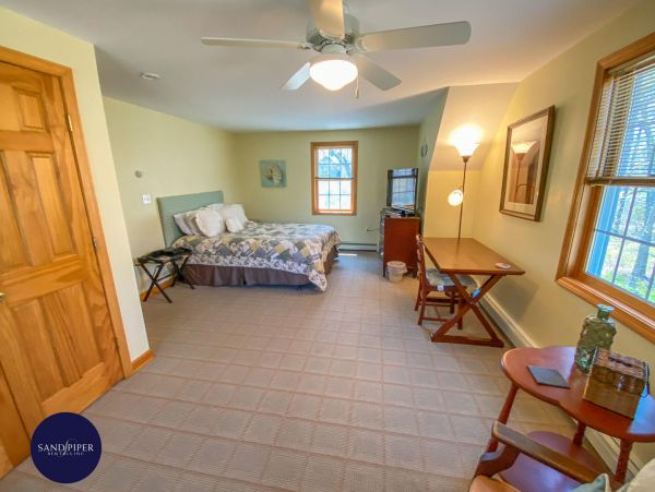 Cape Cod Home 995144