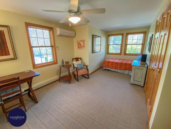 Cape Cod Home 995144