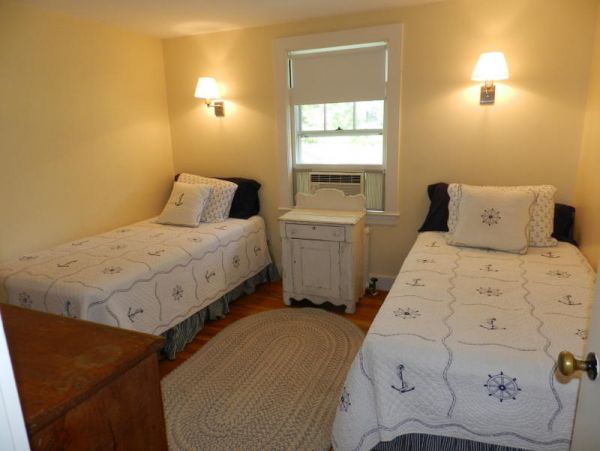 Cape Cod Home 995145