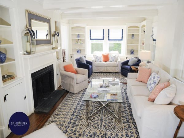 Cape Cod Home 995146