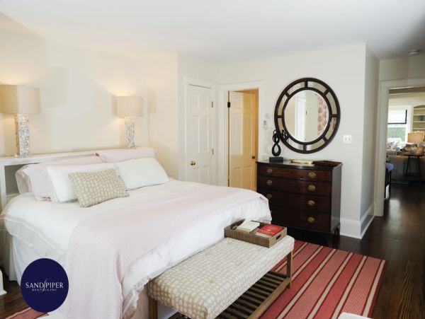 Cape Cod Home 995146