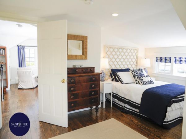 Cape Cod Home 995146