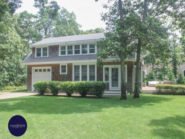 Cape Cod Home 995147