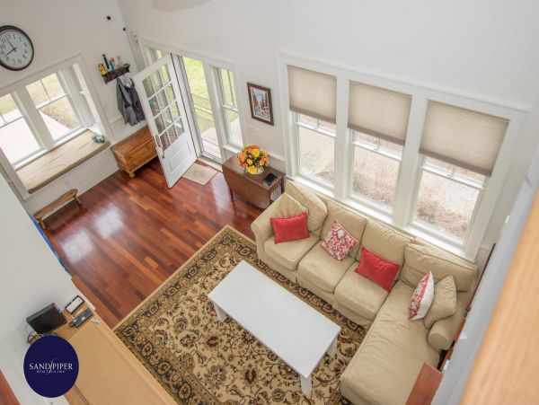 Cape Cod Home 995147