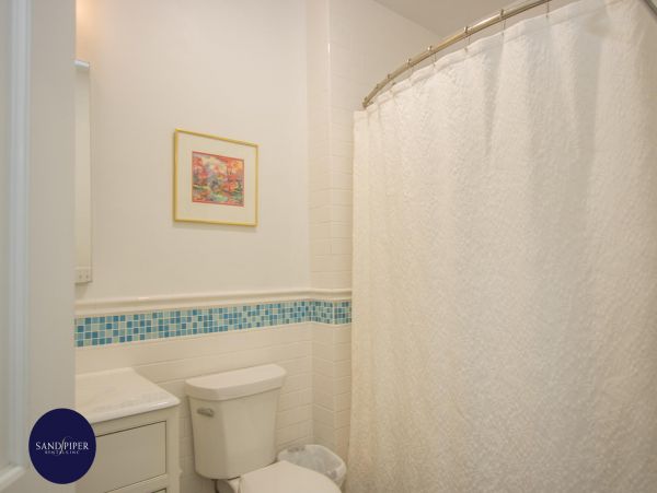 Cape Cod Home 995147