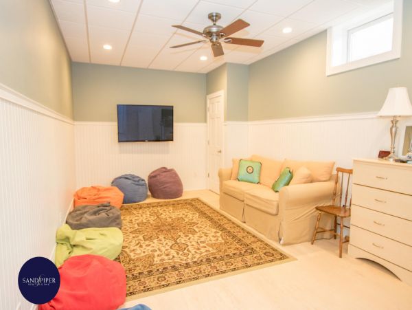 Cape Cod Home 995147