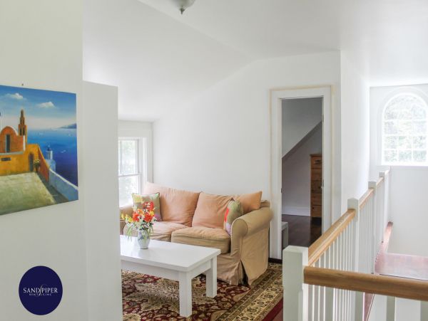 Cape Cod Home 995147