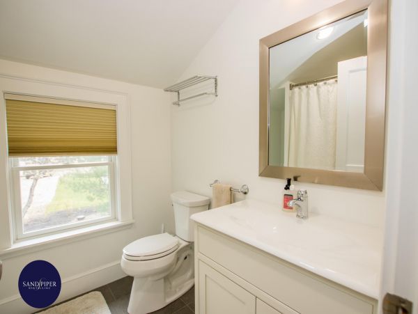 Cape Cod Home 995147