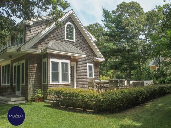 Cape Cod Home 995147