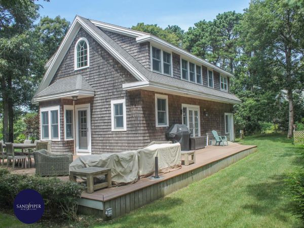 Cape Cod Home 995147