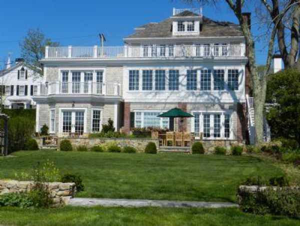 Cape Cod Home 995148