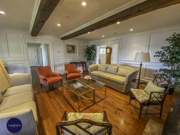Cape Cod Home 995148