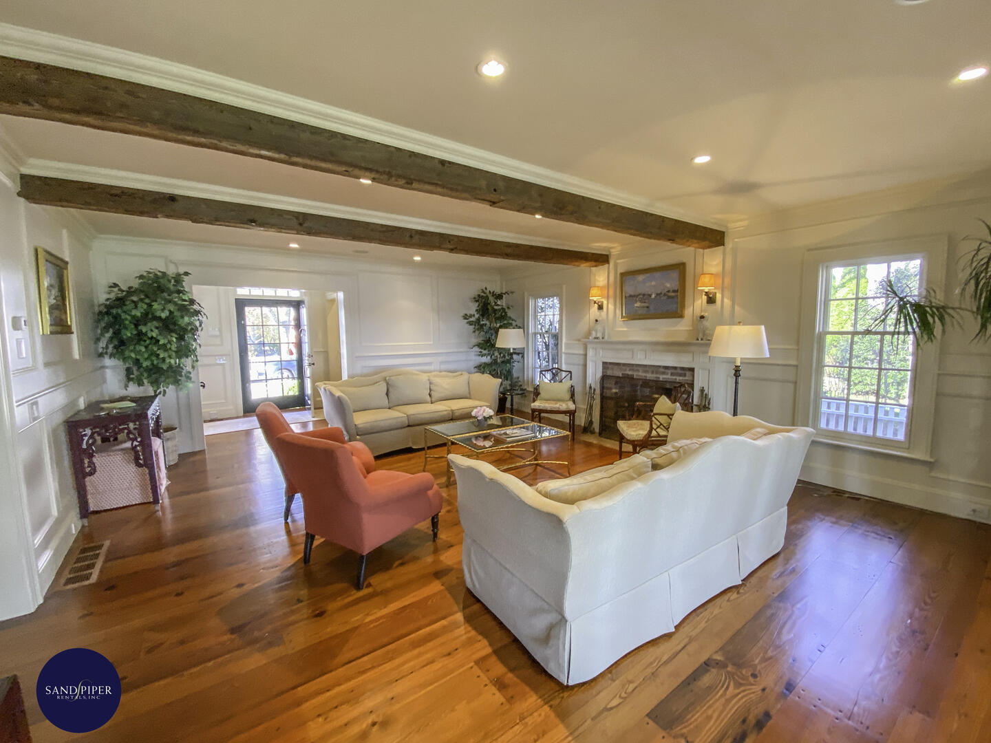 Cape Cod Home 995148