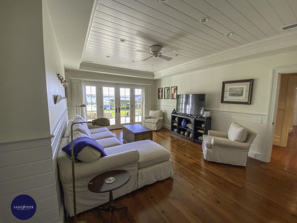 Cape Cod Home 995148