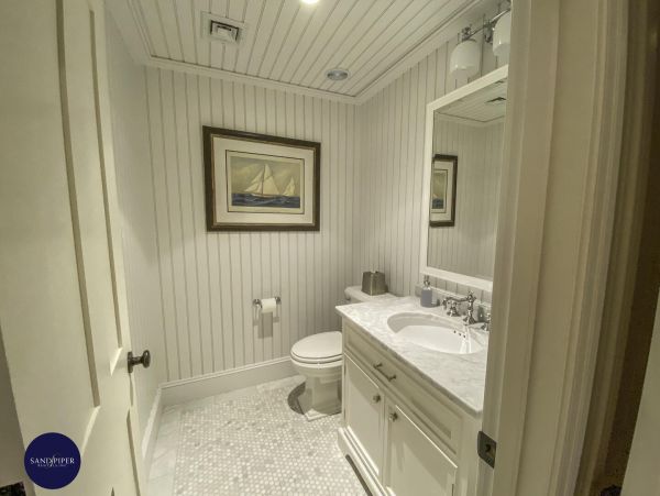 Cape Cod Home 995148