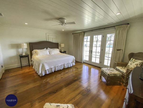 Cape Cod Home 995148