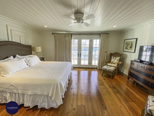 Cape Cod Home 995148
