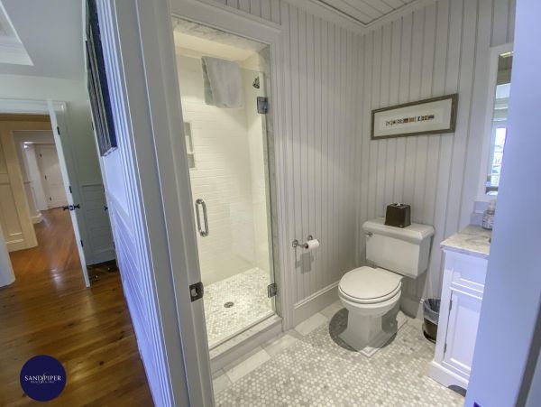 Cape Cod Home 995148