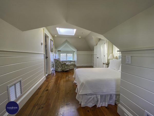 Cape Cod Home 995148
